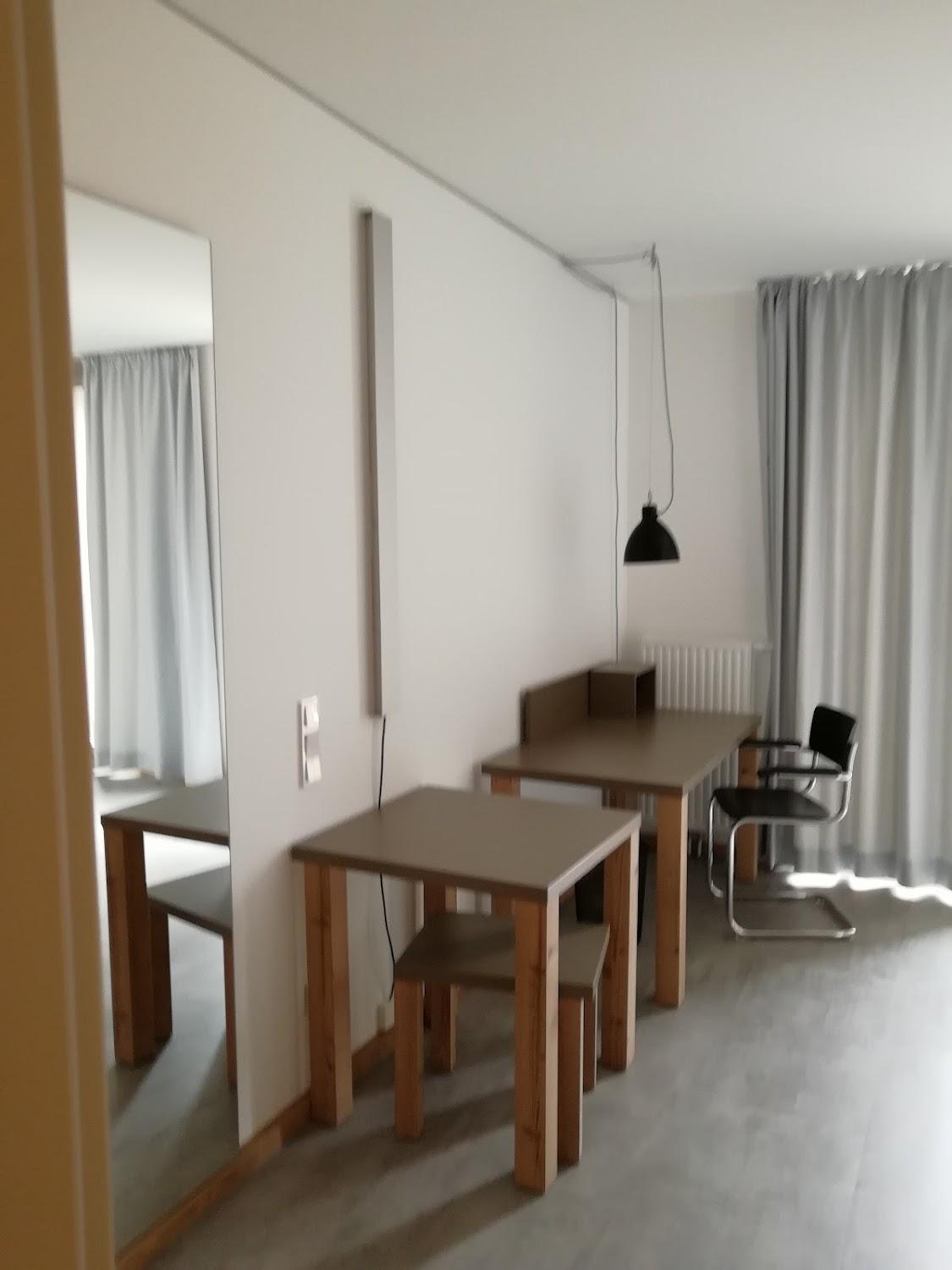 Cover Image for Campus Apartments