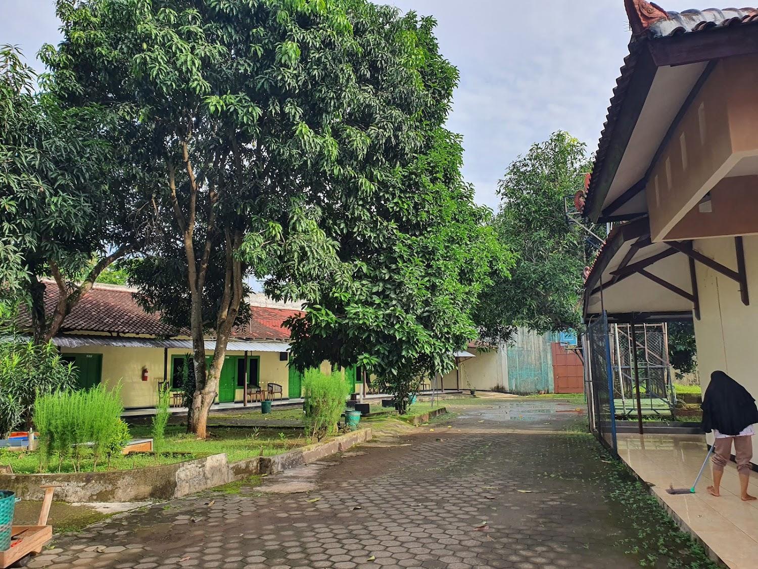 Cover Image for RedDoorz near Sekuro Beach Jepara
