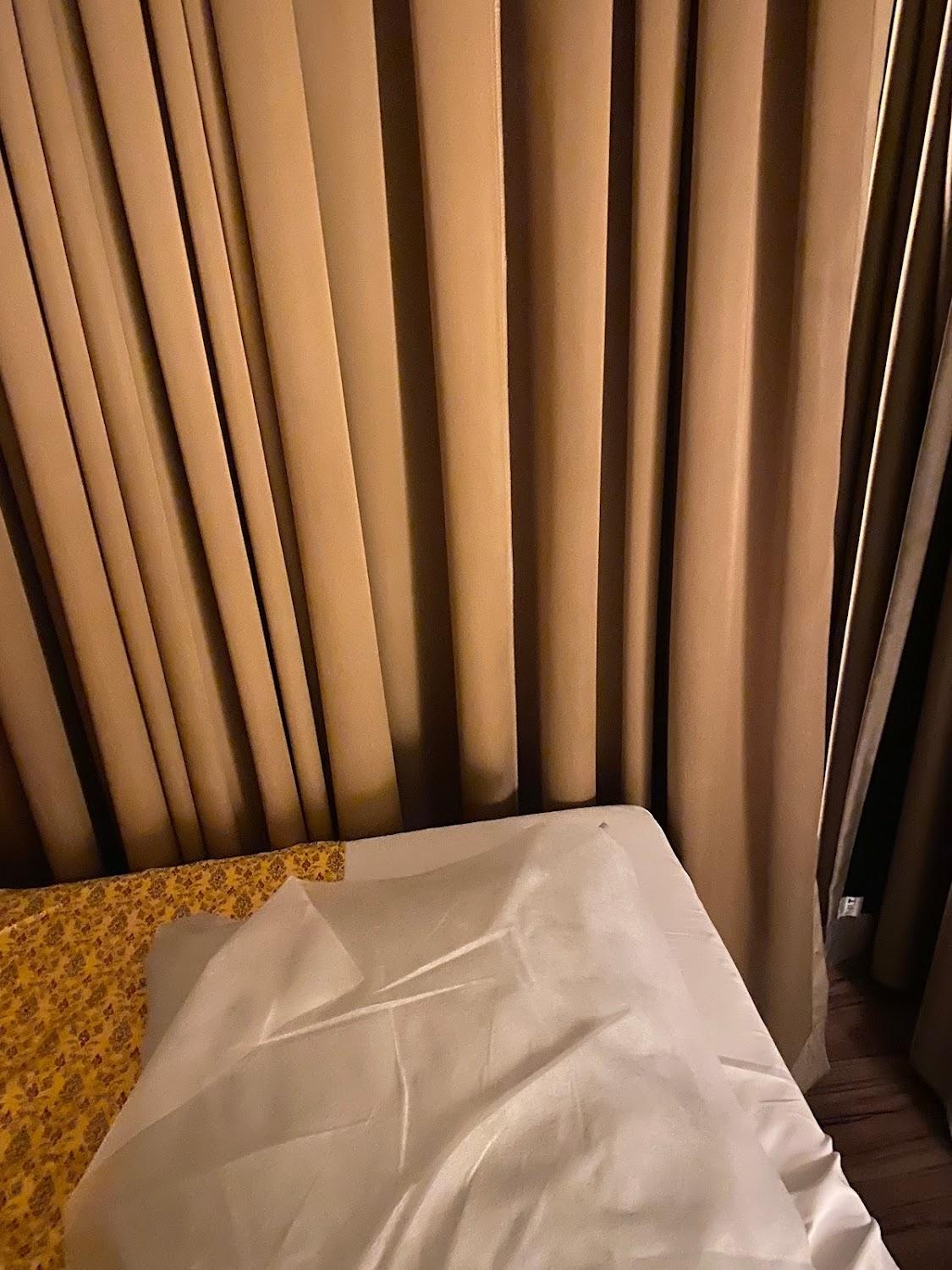 Cover Image for 128 Room and Massage