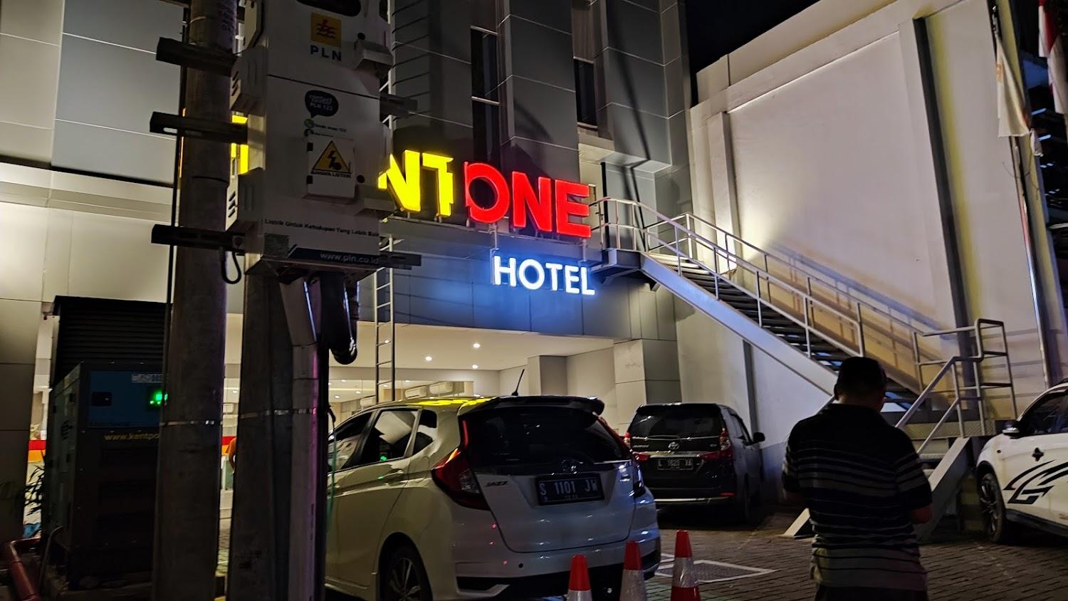Cover Image for Front One Hotel Gresik