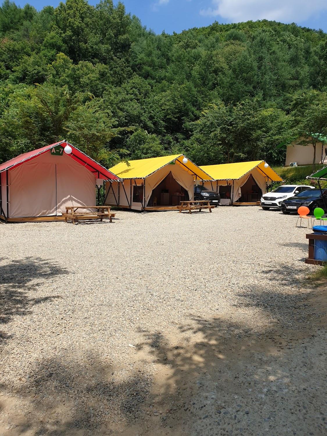 Cover Image for 양평꿈의마을캠핑장