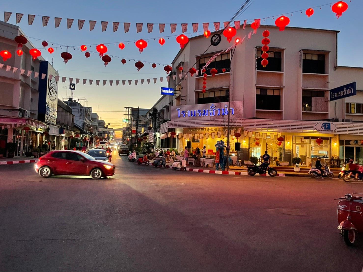 Cover Image for Ảnh At a glance