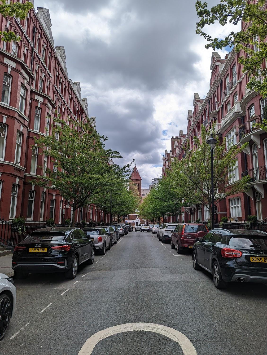 Cover Image for LVE - Hyde Park Mansions