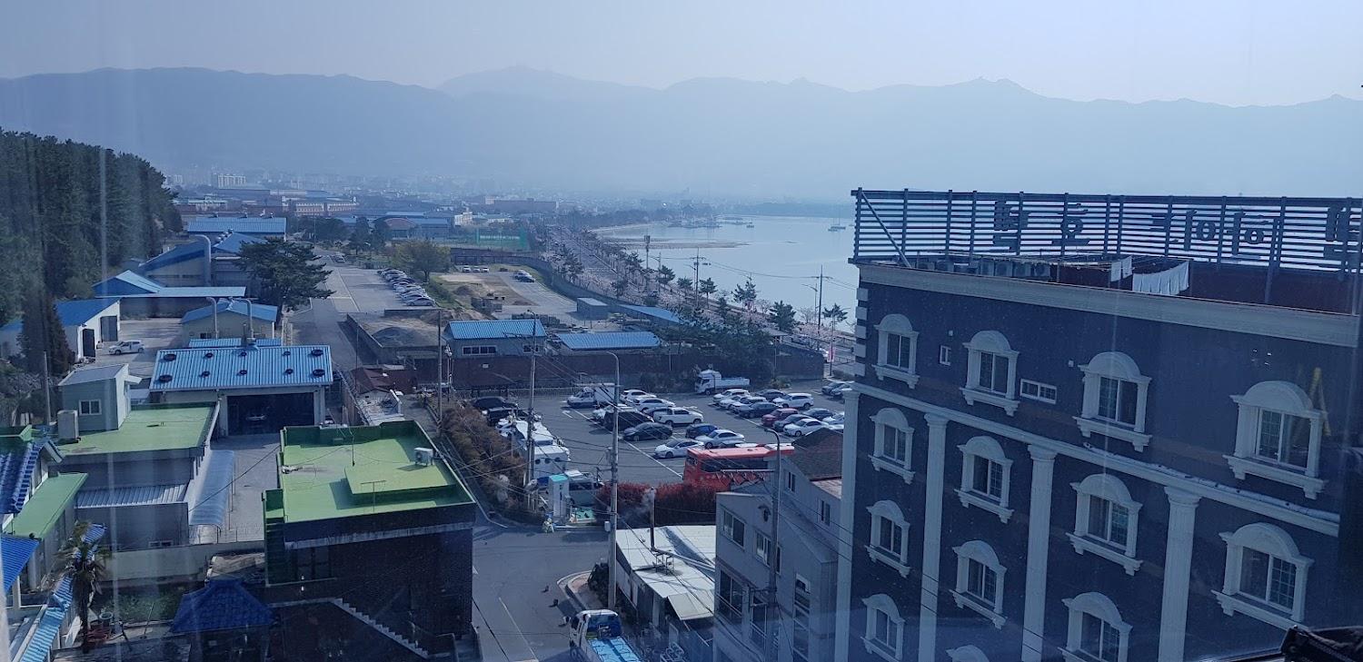 Cover Image for 호텔 체리블러썸