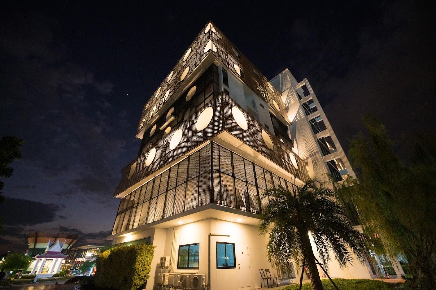 Cover Image for Hotel Fuse