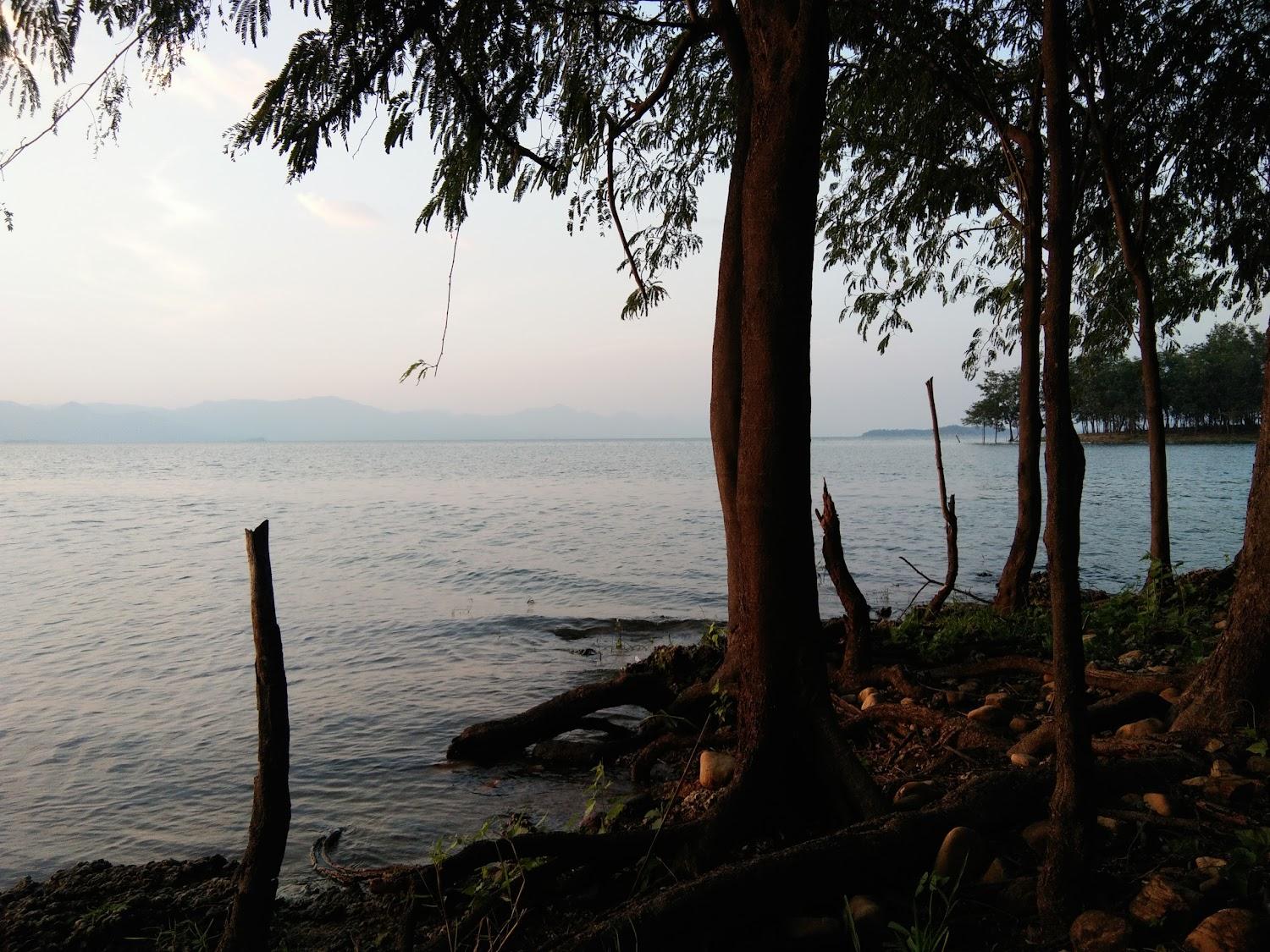 Cover Image for Baan Pak Long Pae