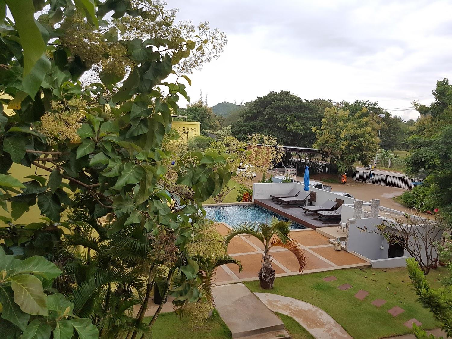 Cover Image for บ้านริมเขาแสมสาร