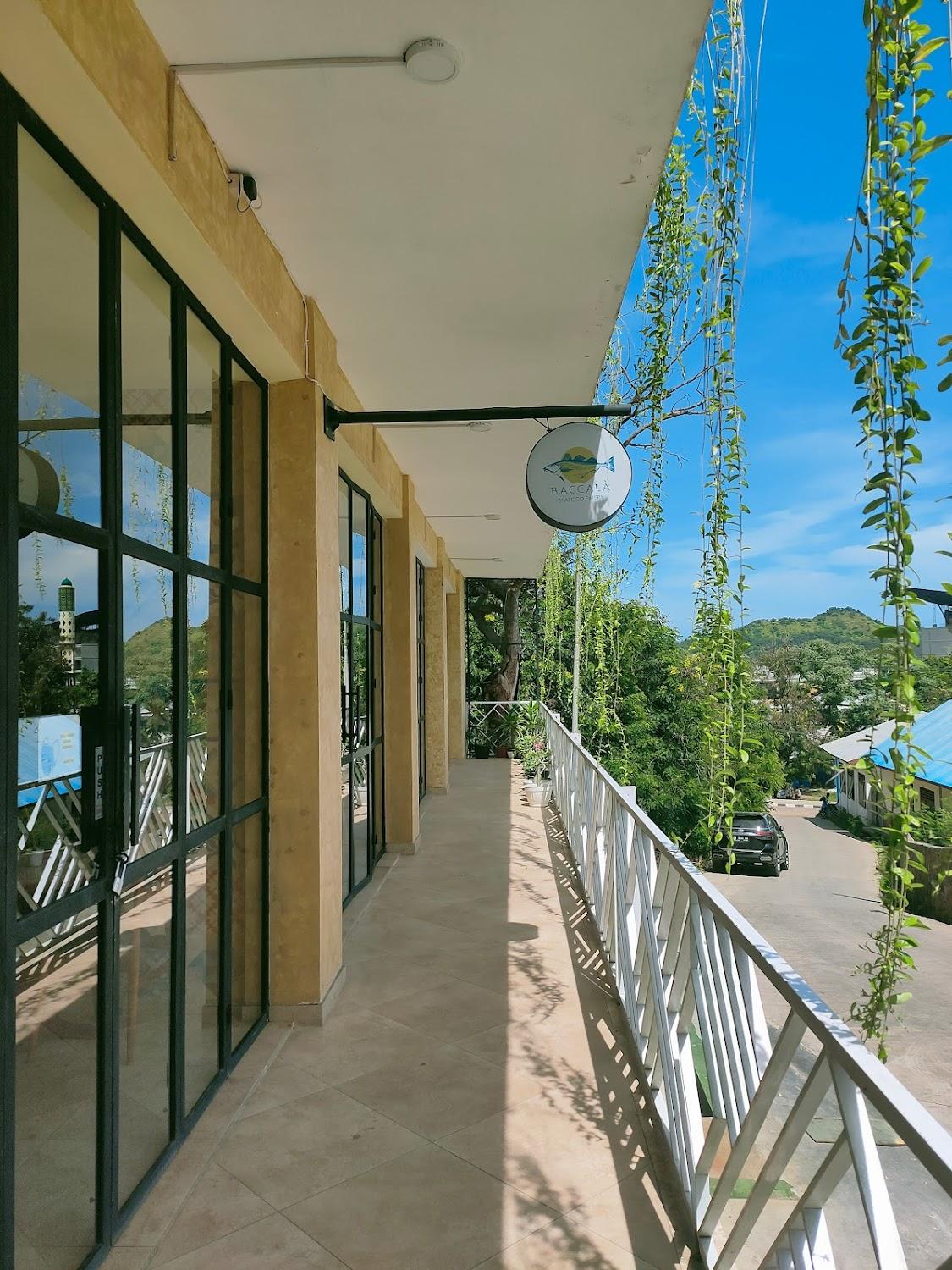 Cover Image for TRIPLE 8 SUITES