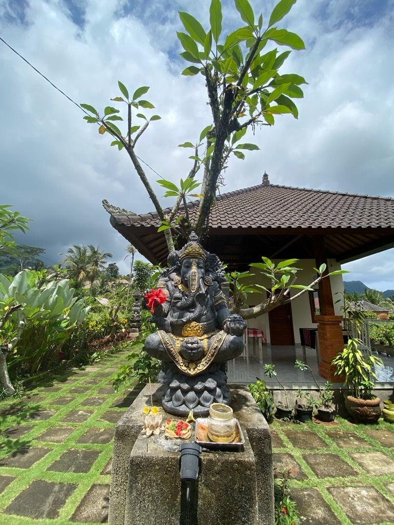 Cover Image for Gongwi Cottages Sidemen