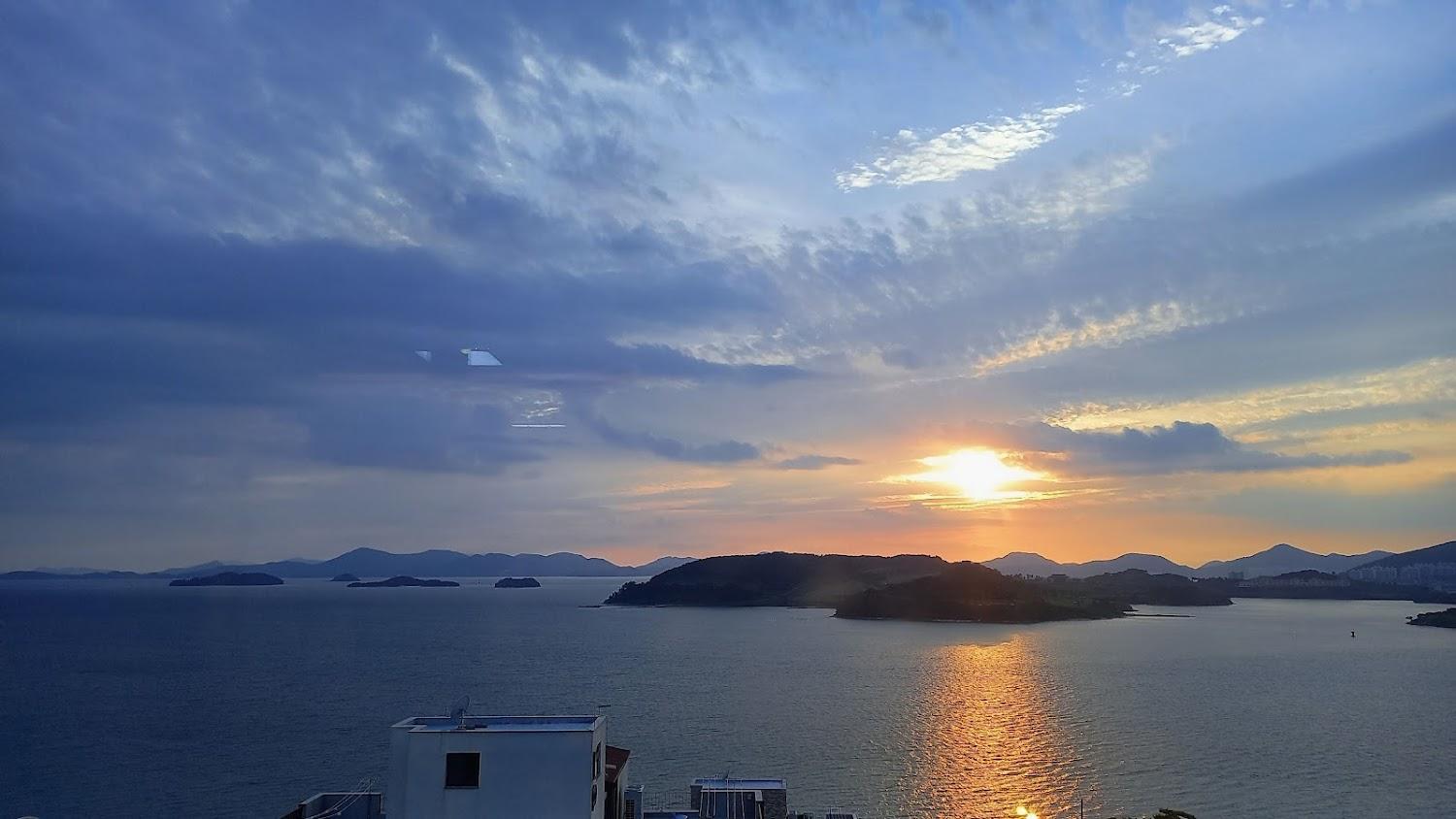Cover Image for Sunset Hostel