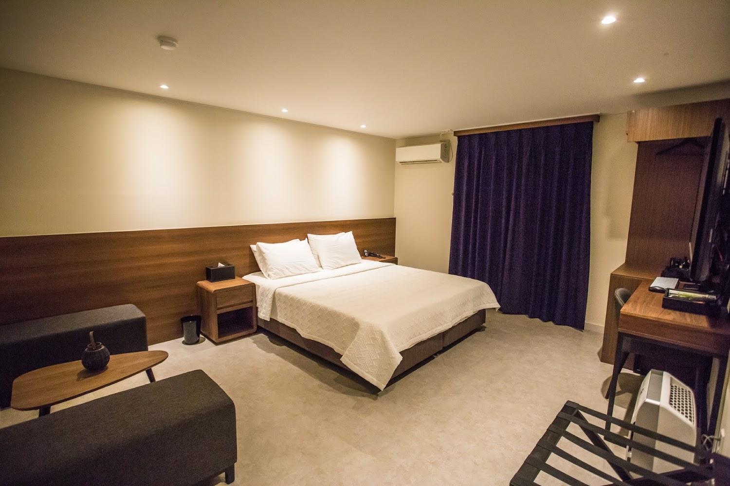 Cover Image for Hotel Egg