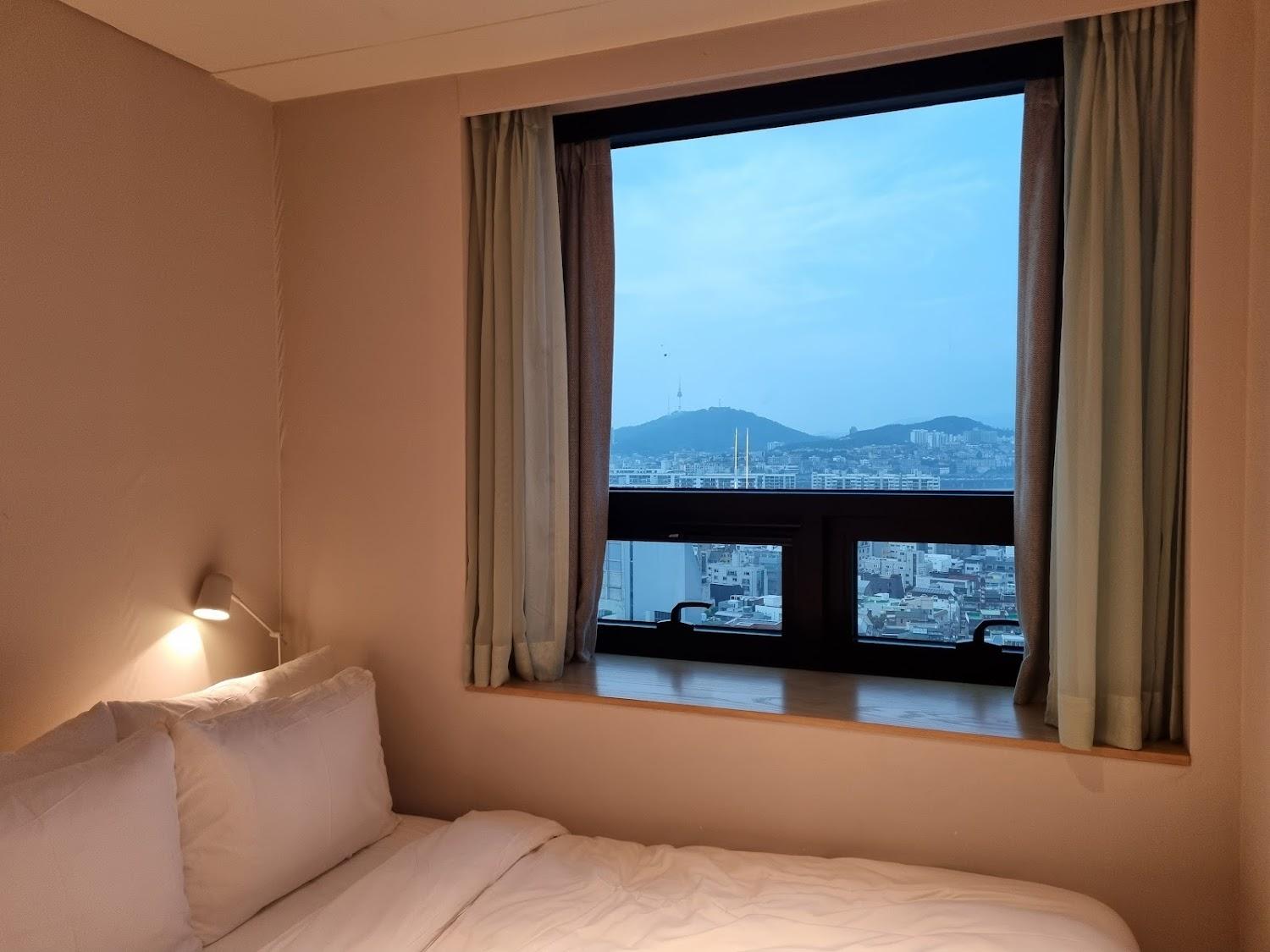 Cover Image for Hotel Anteroom Seoul