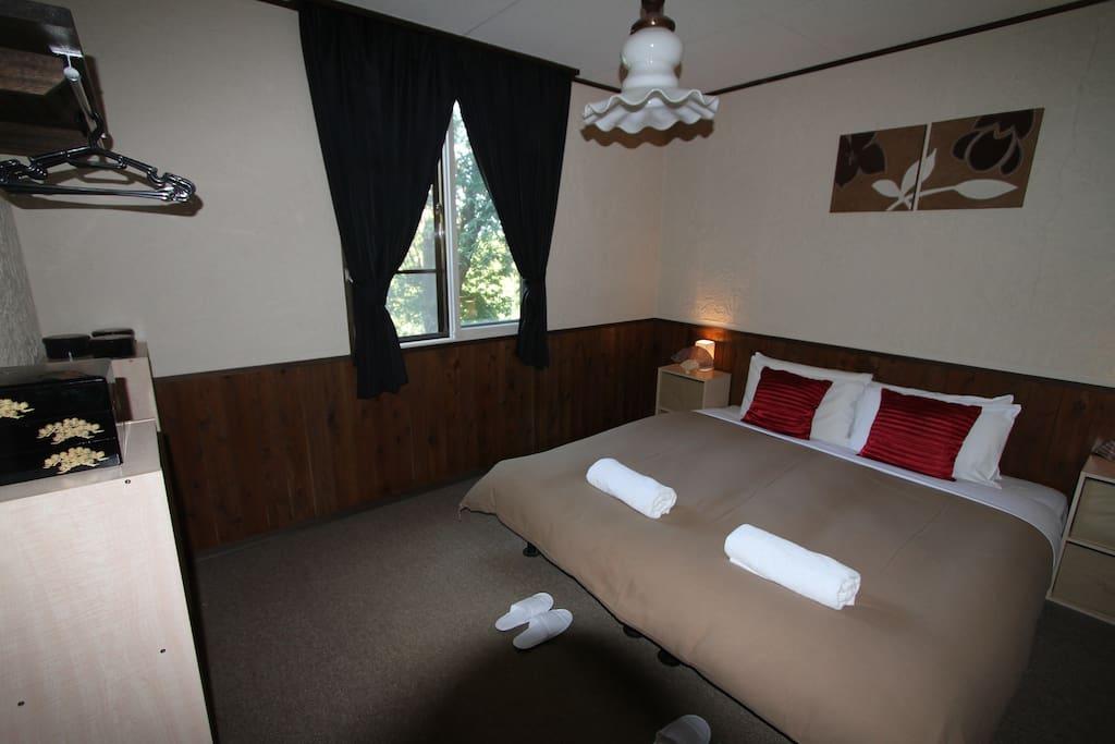 Cover Image for Alpine Lodge