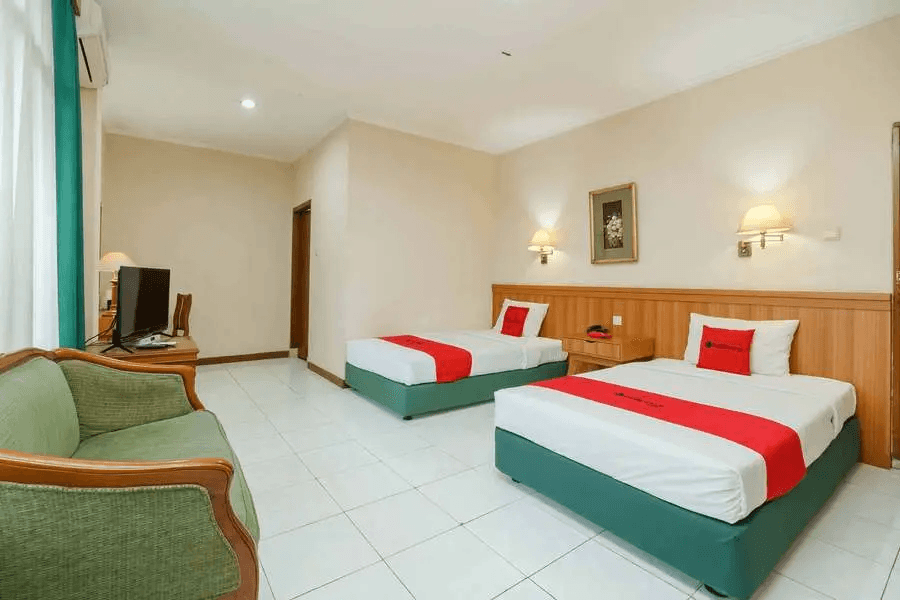 Cover Image for RedDoorz Plus near Kemang Raya