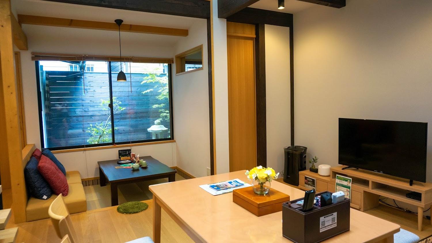 Cover Image for 織屋の宿 唐紅 KYOTO MACHIYA RESIDENCE INN CRIMSON