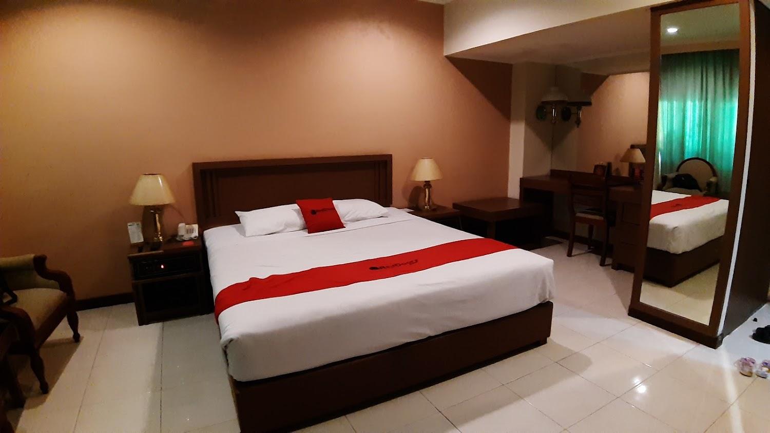 Cover Image for RedDoorz Premium @ Slamet Riyadi 2
