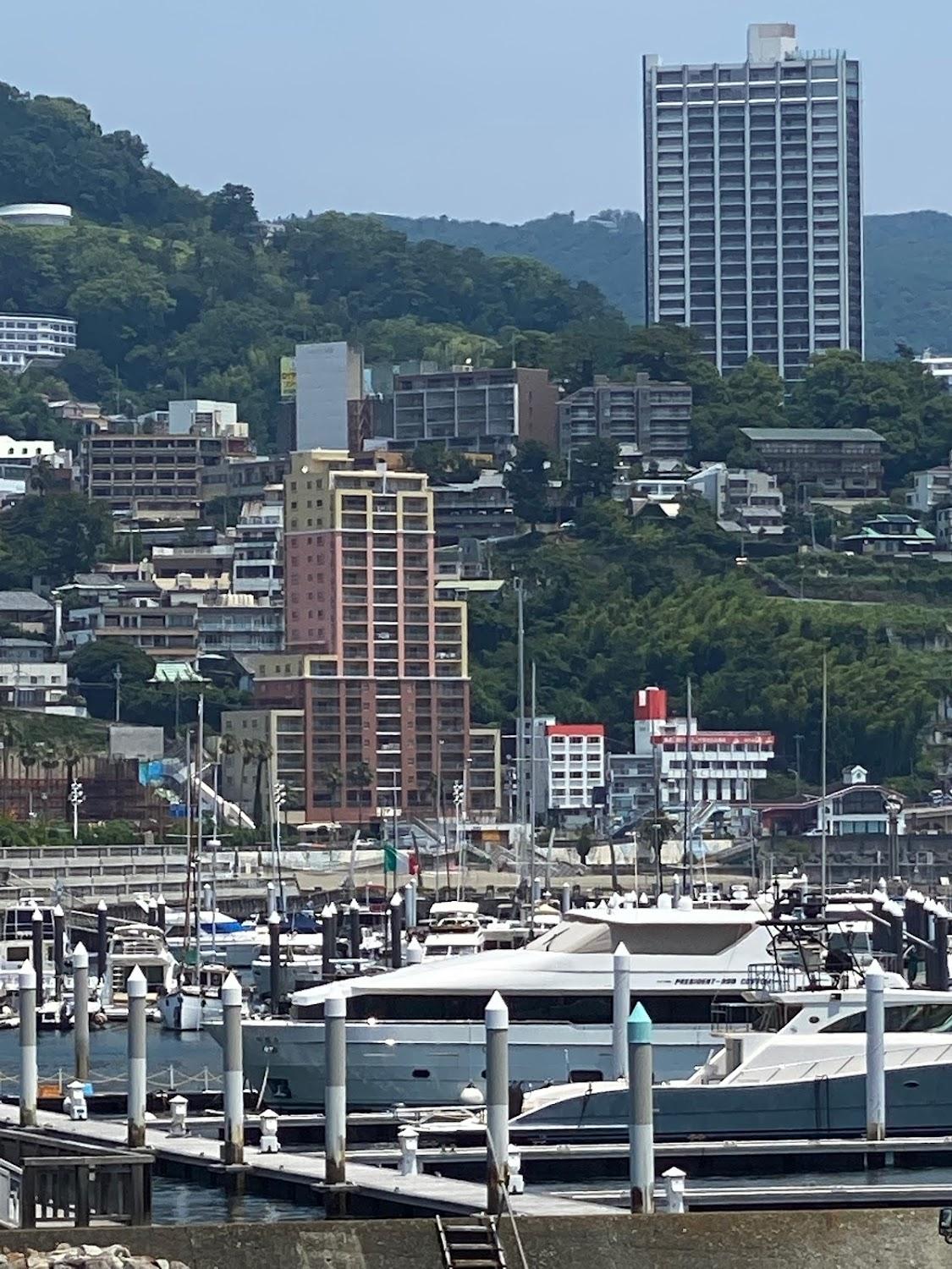 Cover Image for マリーナベイ熱海