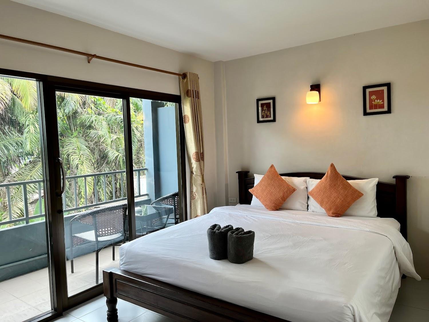 Cover Image for Srichada Hotel