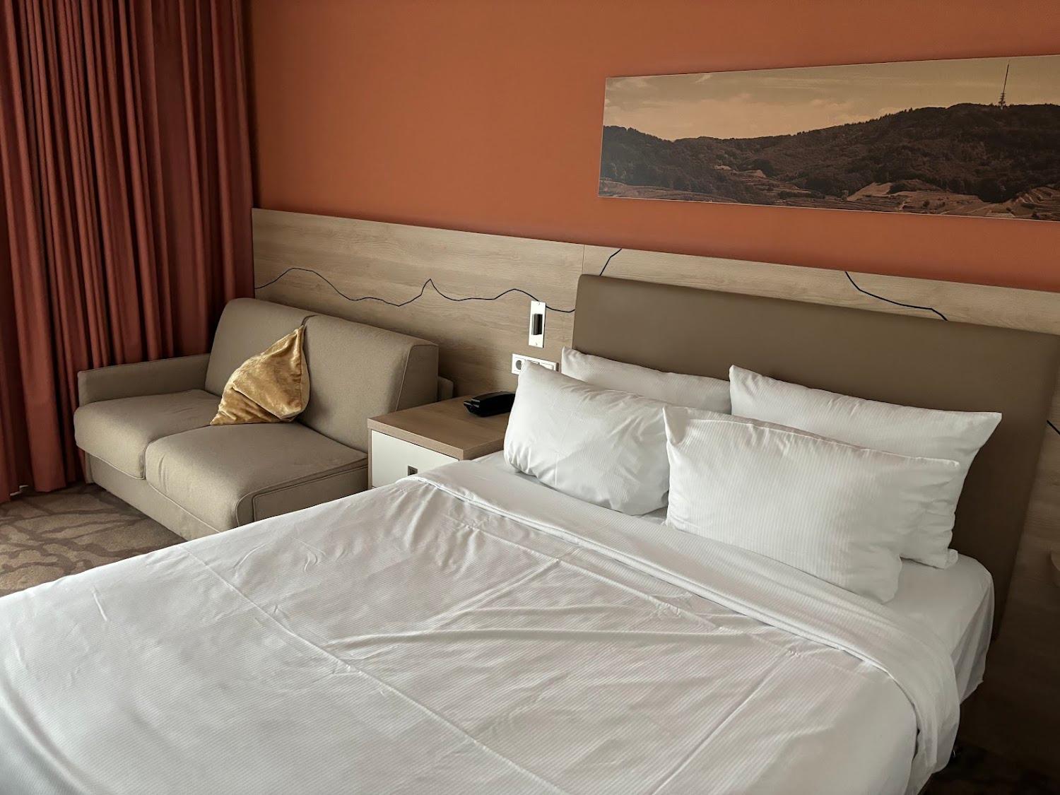 Cover Image for Hampton by Hilton Freiburg