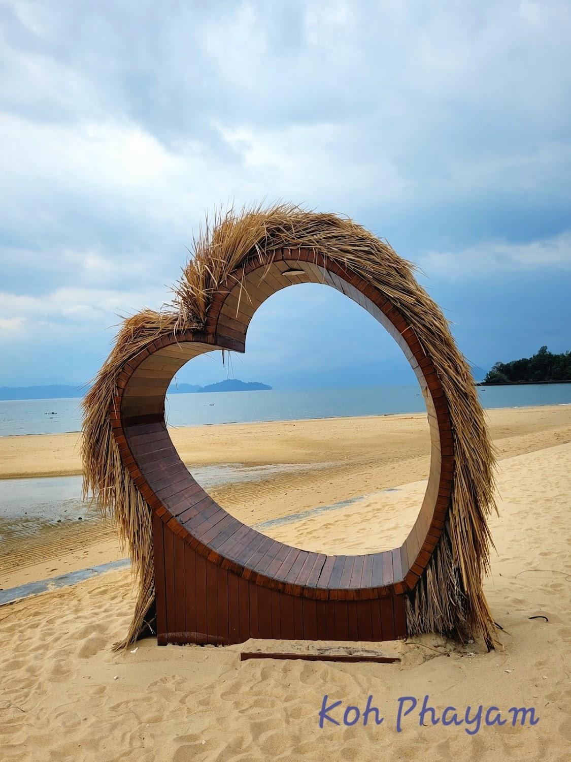 Cover Image for The Blue Sky Resort
