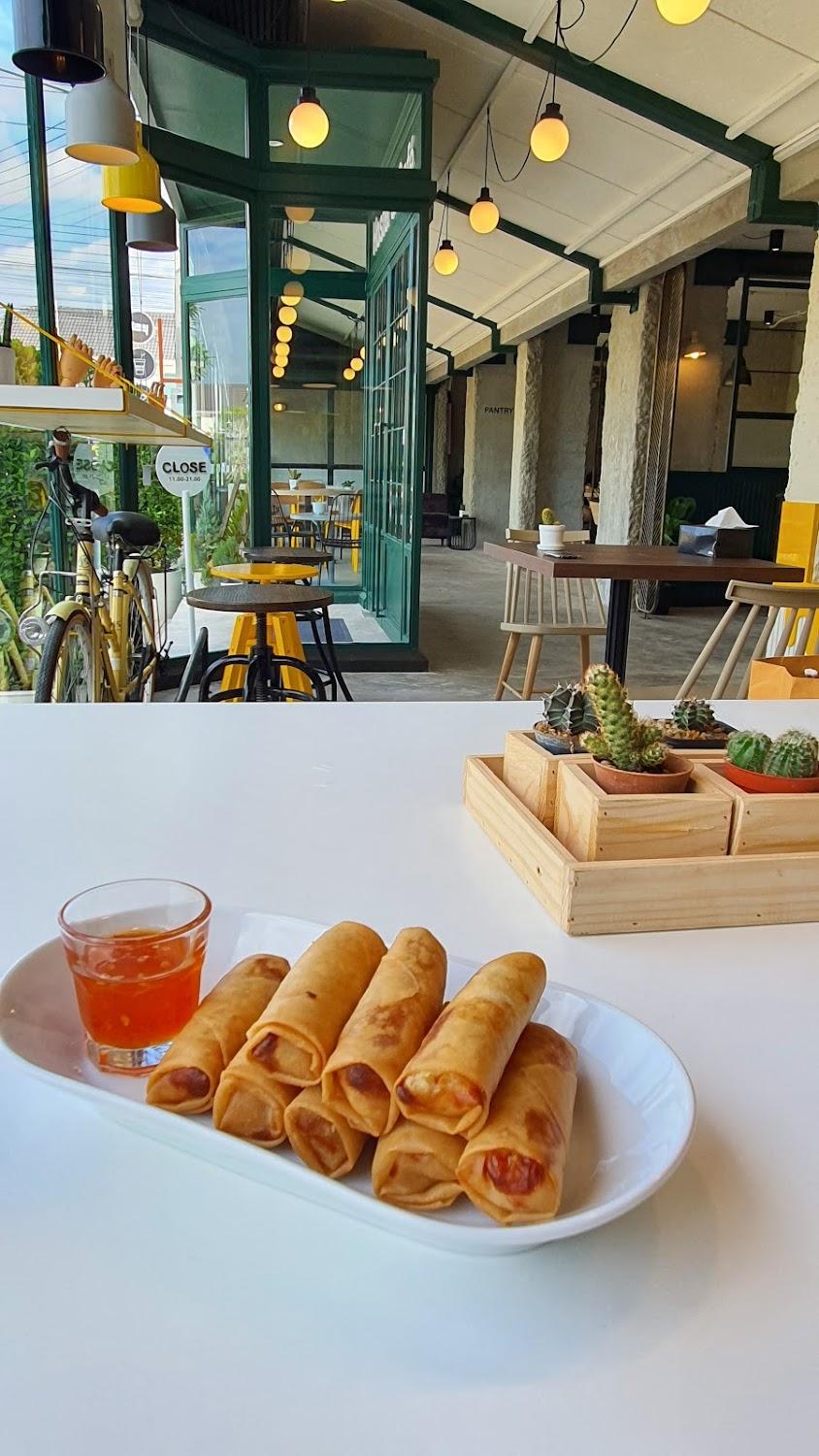 Cover Image for Dormday Hostel&cafe ดอร์มเดย์โฮสเทล&คาเฟ่