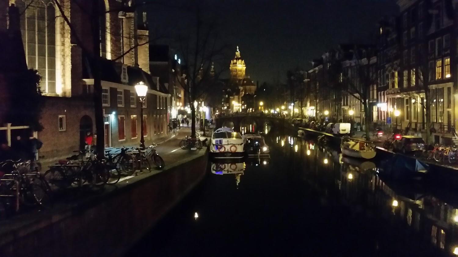 Cover Image for White Tulip Amsterdam hostels