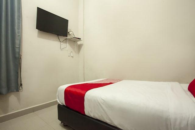 Cover Image for OYO 1631 Hotel Apple