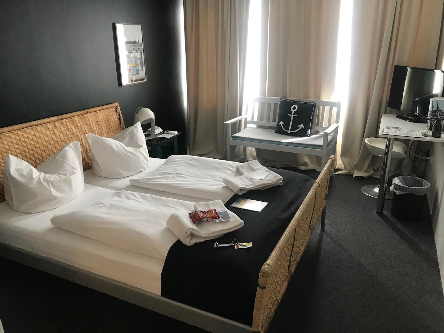Cover Image for City Hostel