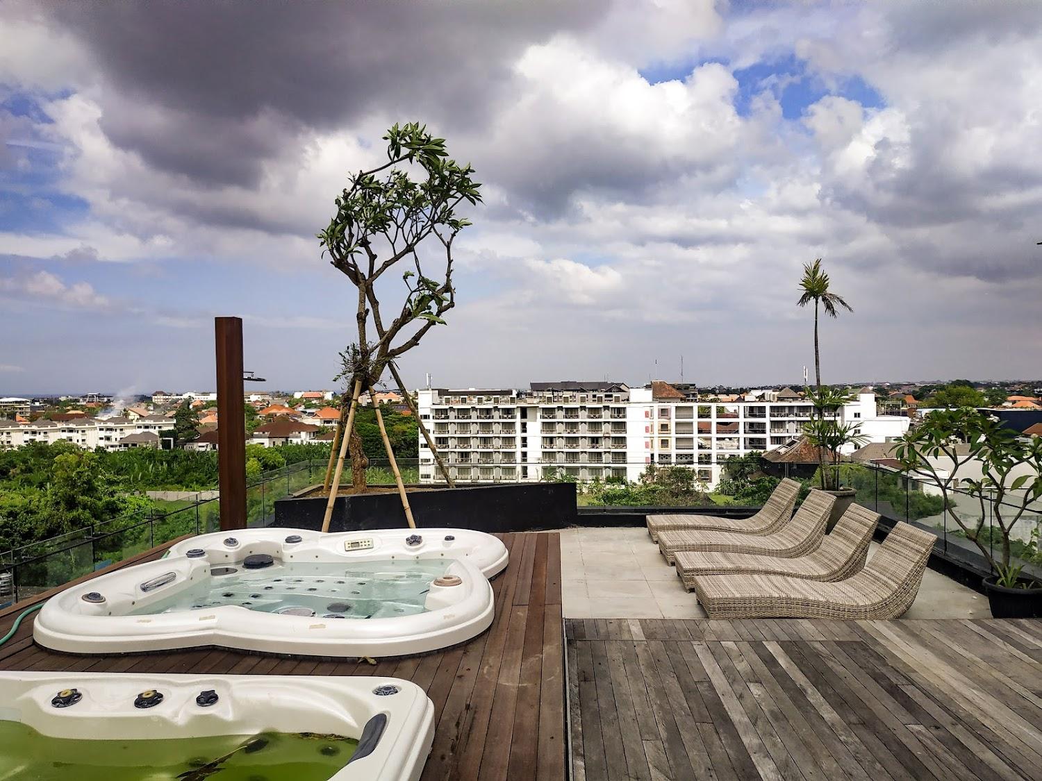 Cover Image for Daun Bali Seminyak Hotel