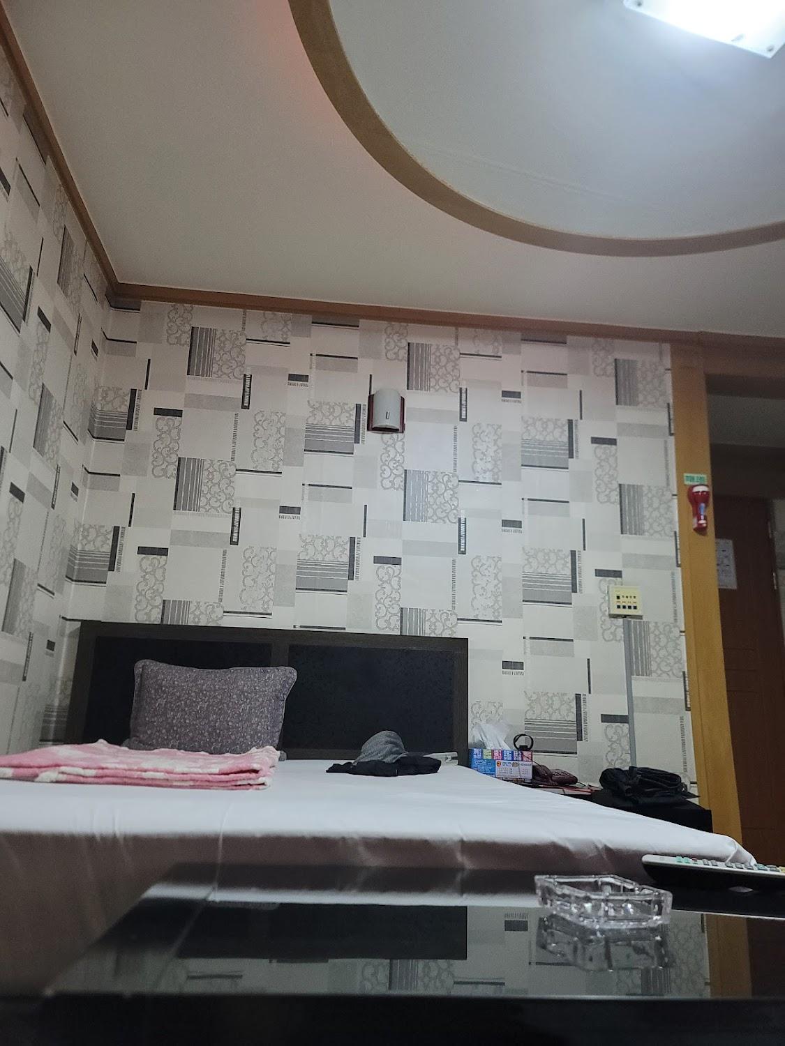 Cover Image for 두솔모텔