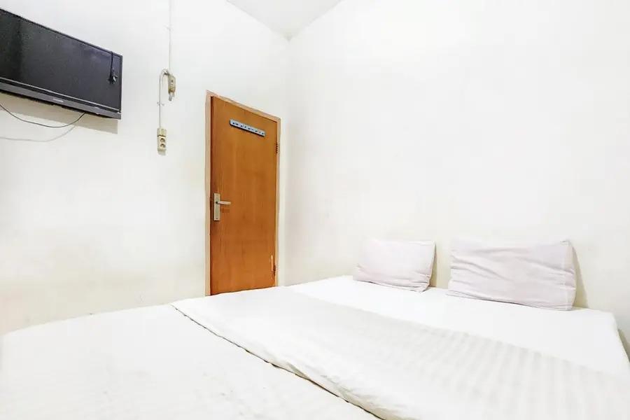 Cover Image for Kartini Populer Guest House Mitra Reddoorz