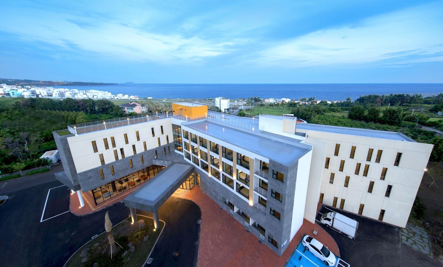 Cover Image for Grandmer Hotel Jeju