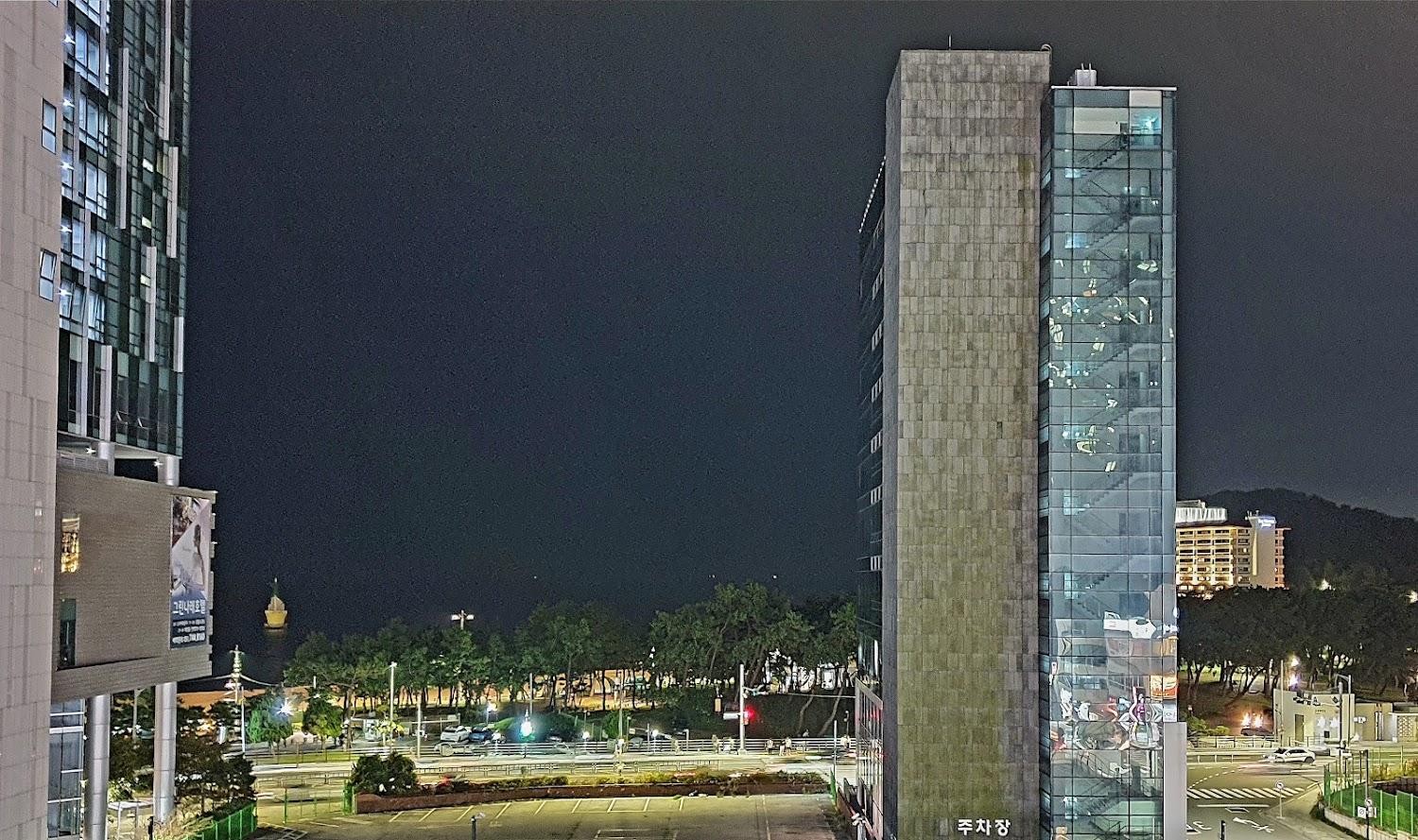 Cover Image for Ark Blue Hotel