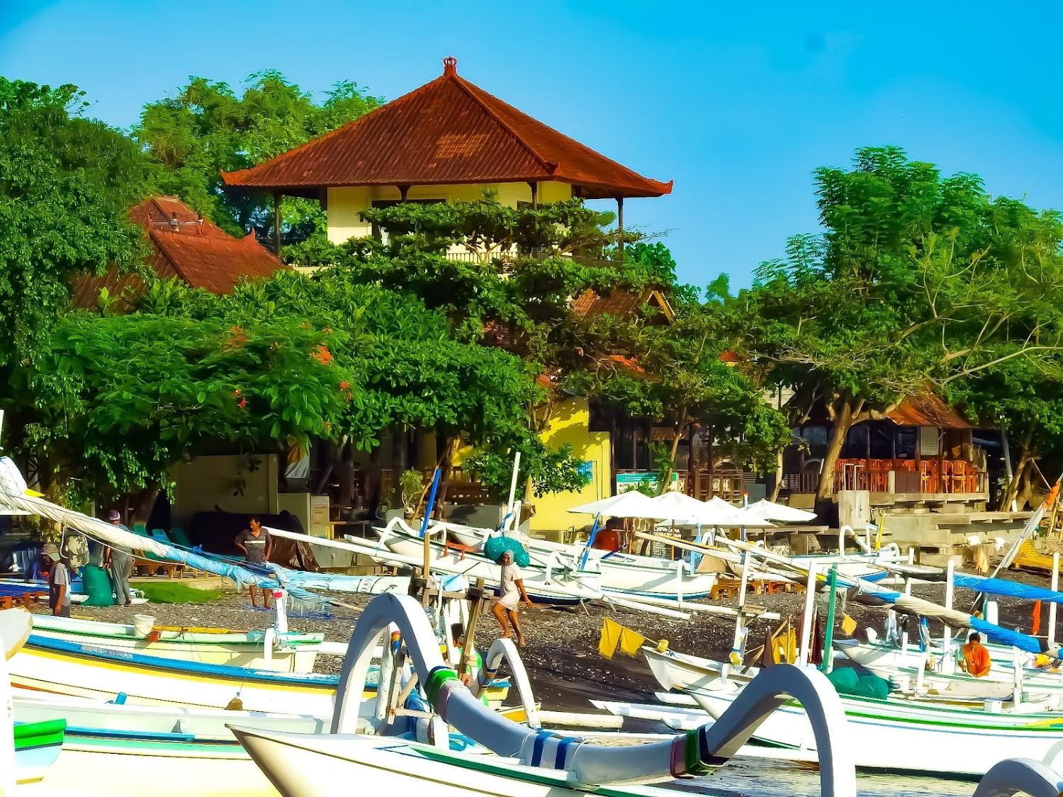 Cover Image for Jemeluk Beach Bungalows