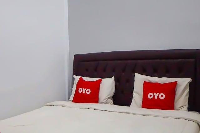 Cover Image for OYO 92463 Deli Hotel Medan