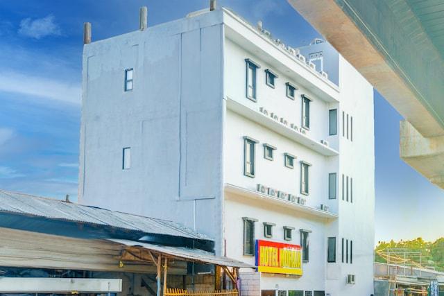 Cover Image for OYO 93133 Hotel Moraja