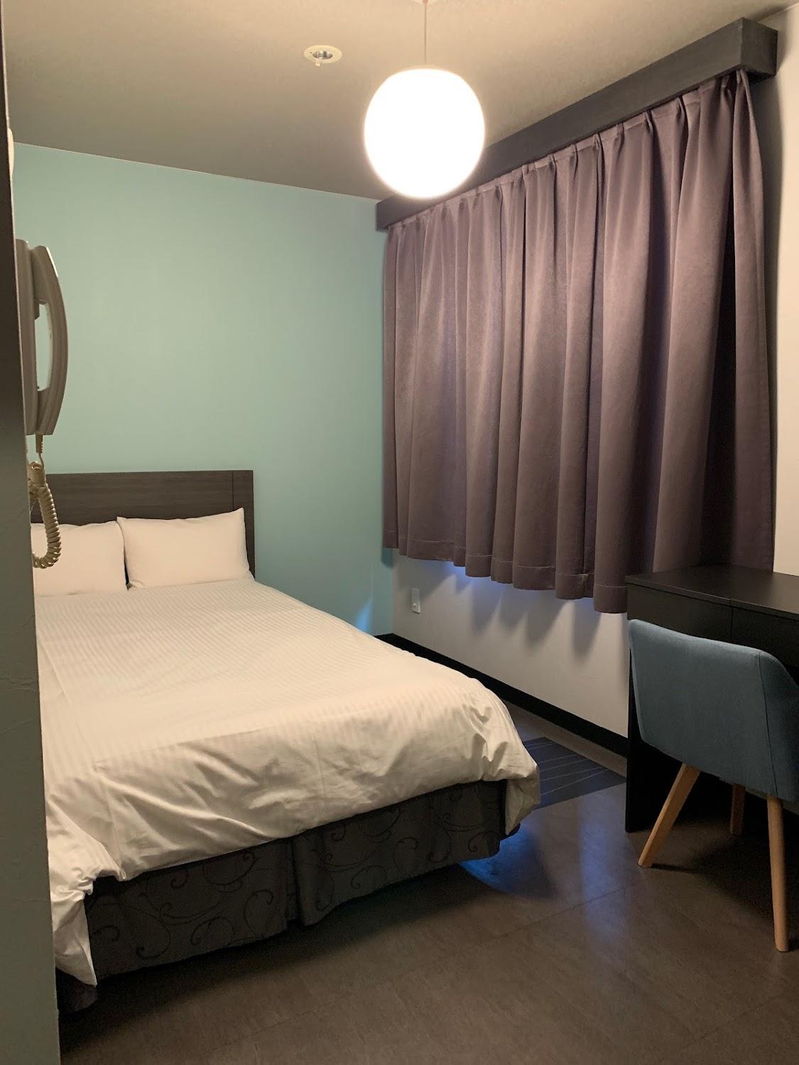 Cover Image for HOTEL FUN