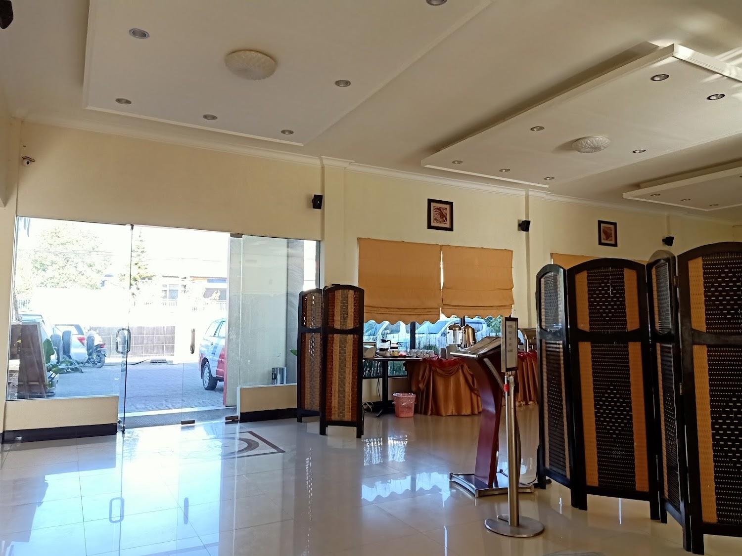 Cover Image for Sindha Hotel