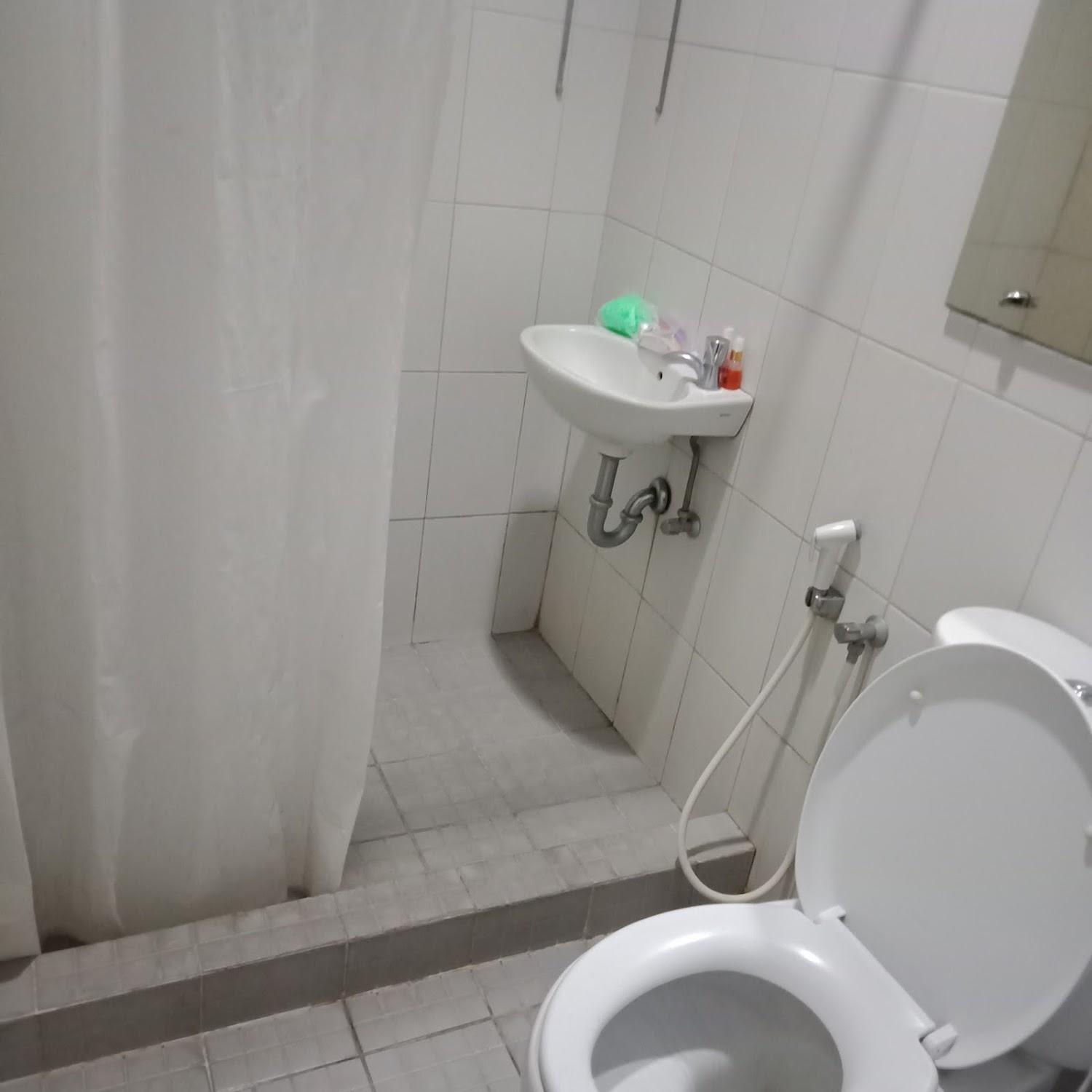 Cover Image for RedDoorz Plus near Exit Toll Puncak 2