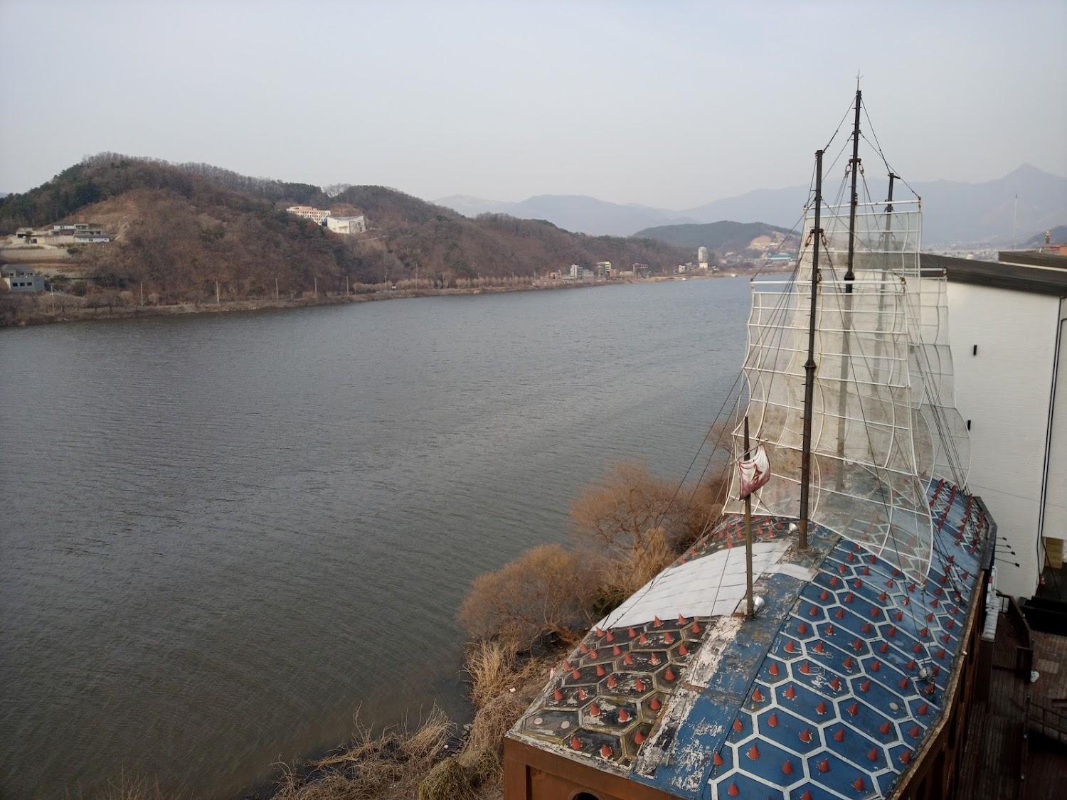 Cover Image for W모텔