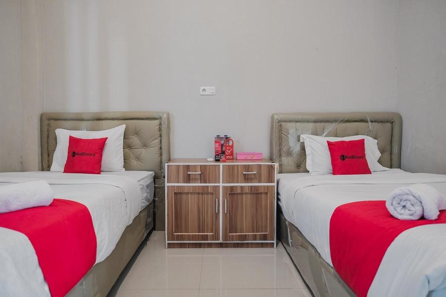 Cover Image for Reddoorz Syariah @ Hotel Grand Mentari