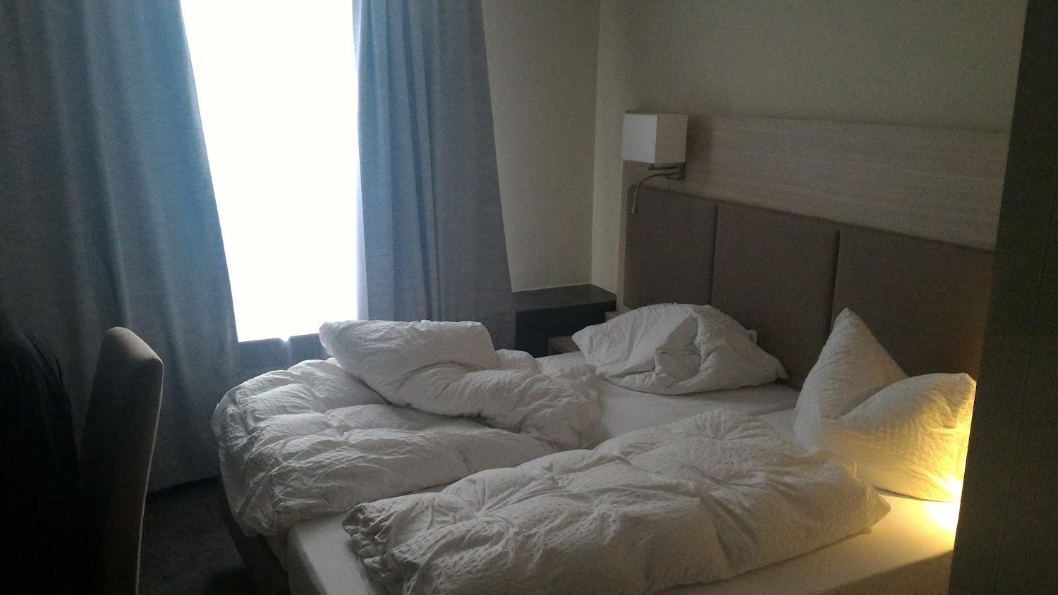 Cover Image for Hotel Mirena