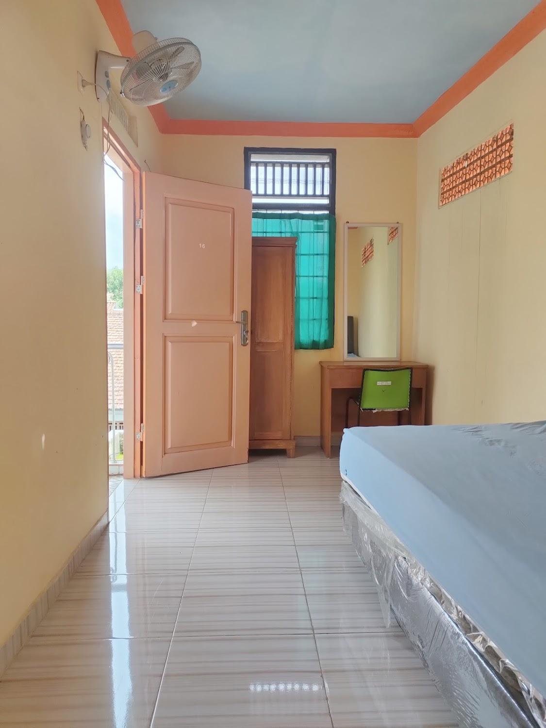 Cover Image for SPOT ON 90433 Serasi Kost