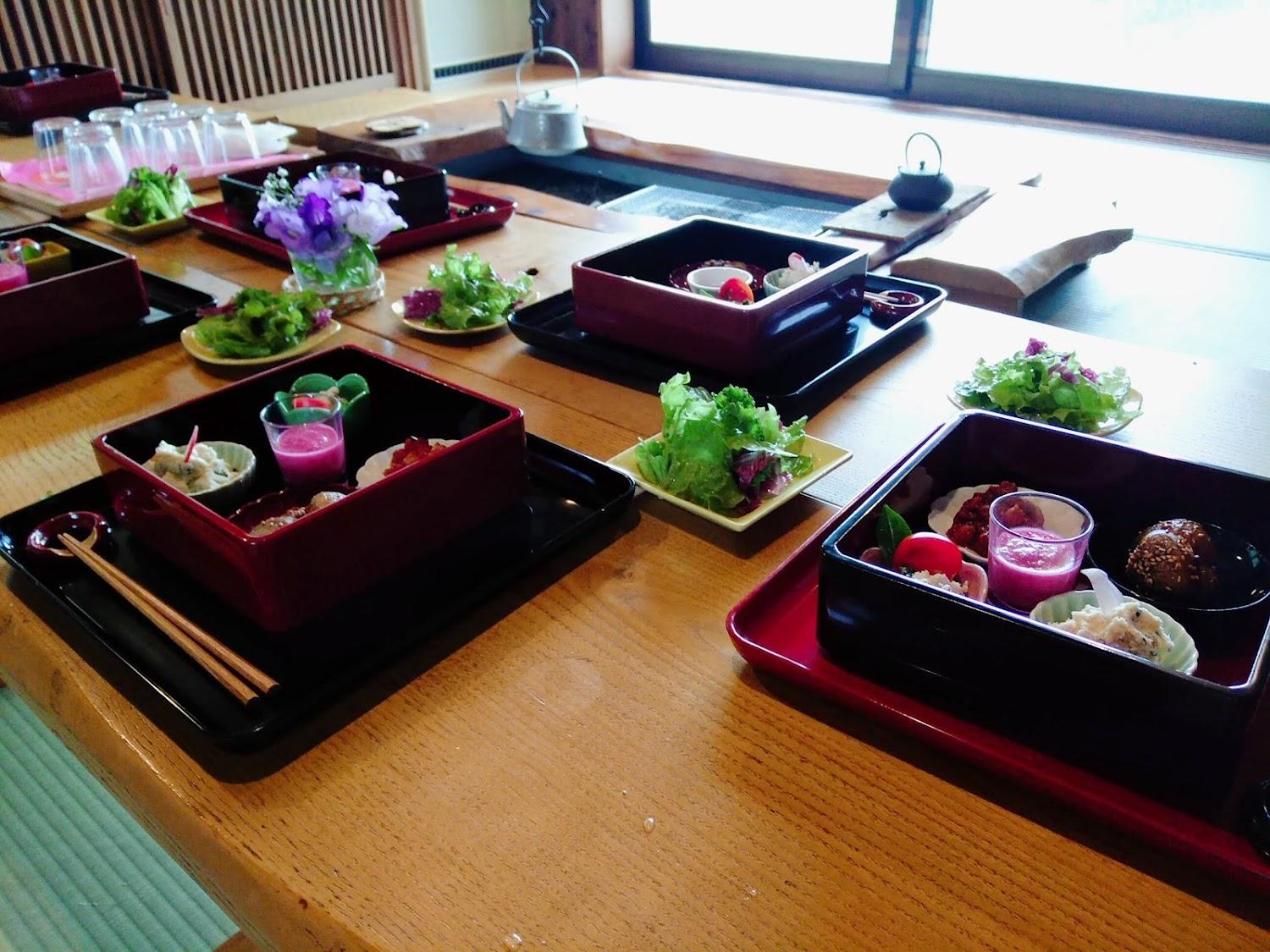 Cover Image for むすびのえん 八ヶ岳本店