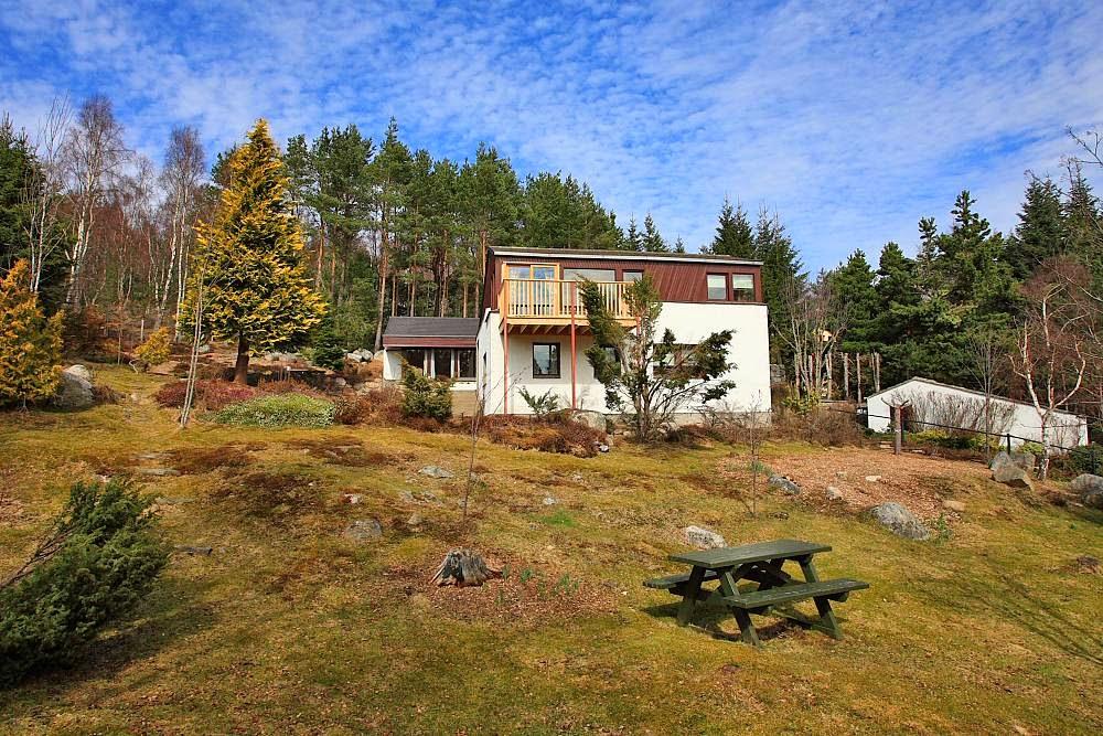Cover Image for Pine Ridge Lodge