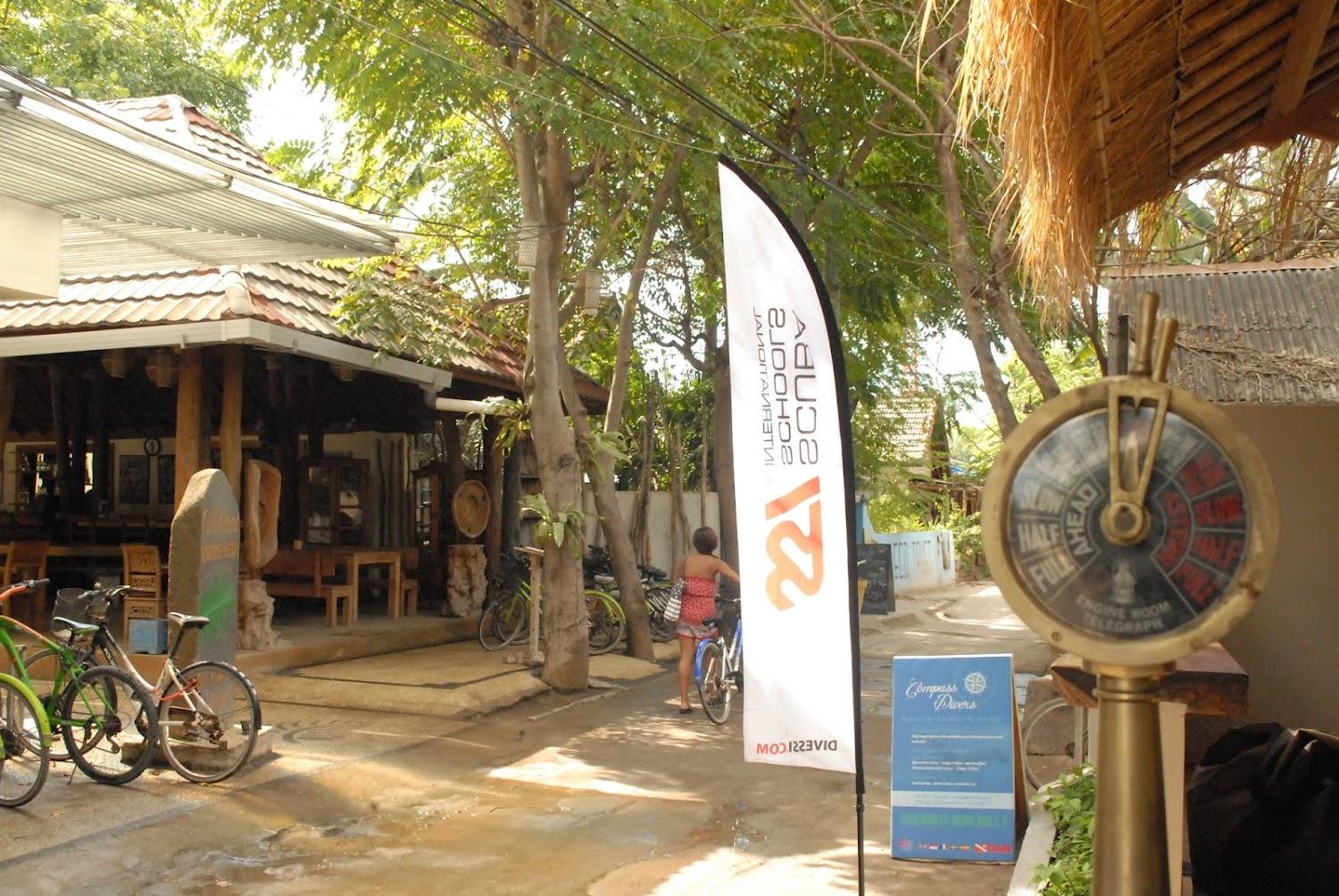 Cover Image for Compass Divers