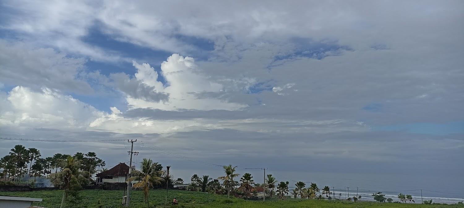 Cover Image for Ayolah Surf House and surf camp