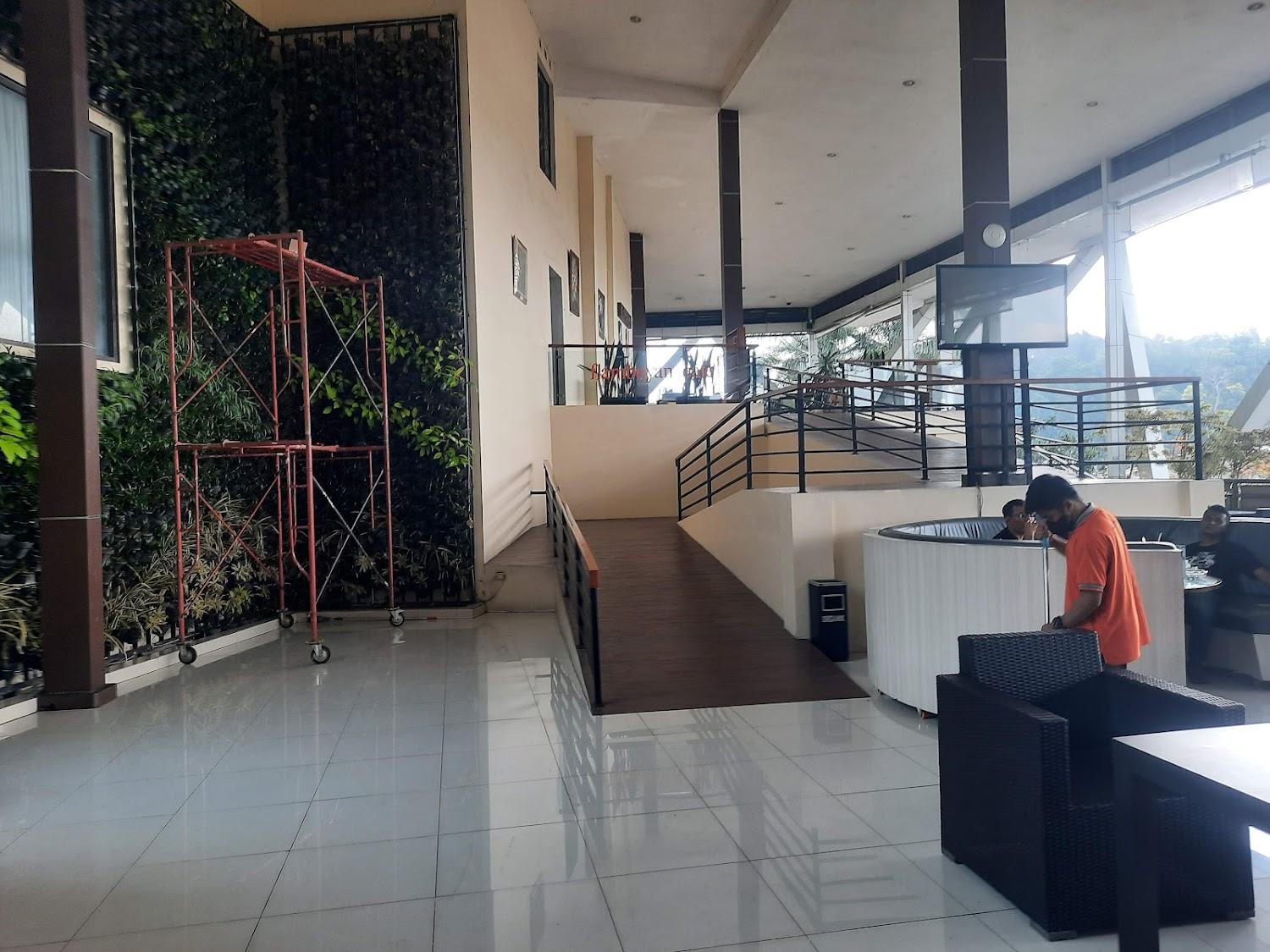Cover Image for Guest House 555 NKI