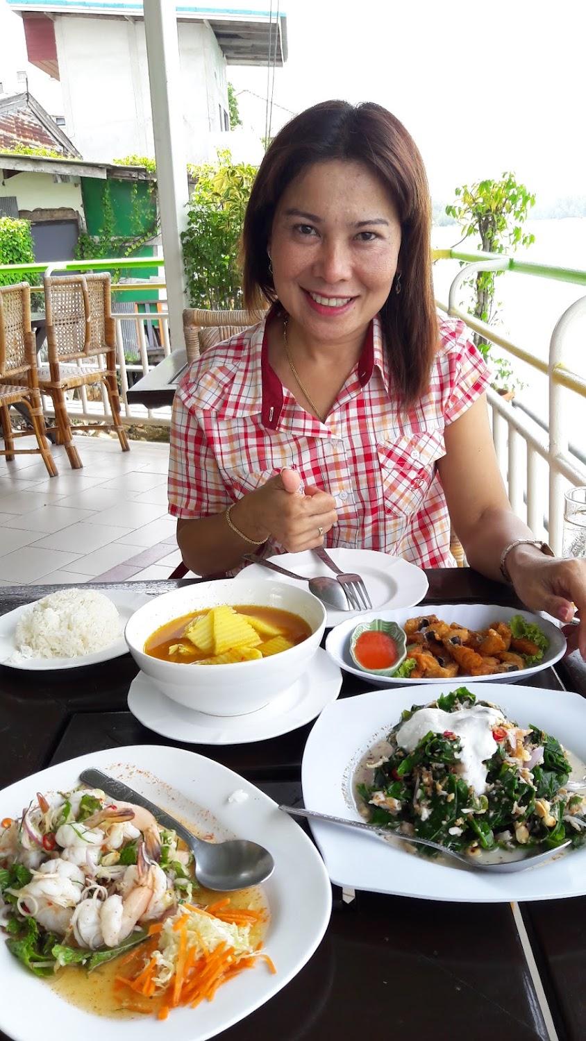 Cover Image for โรงแรมคาเธ่ย์
