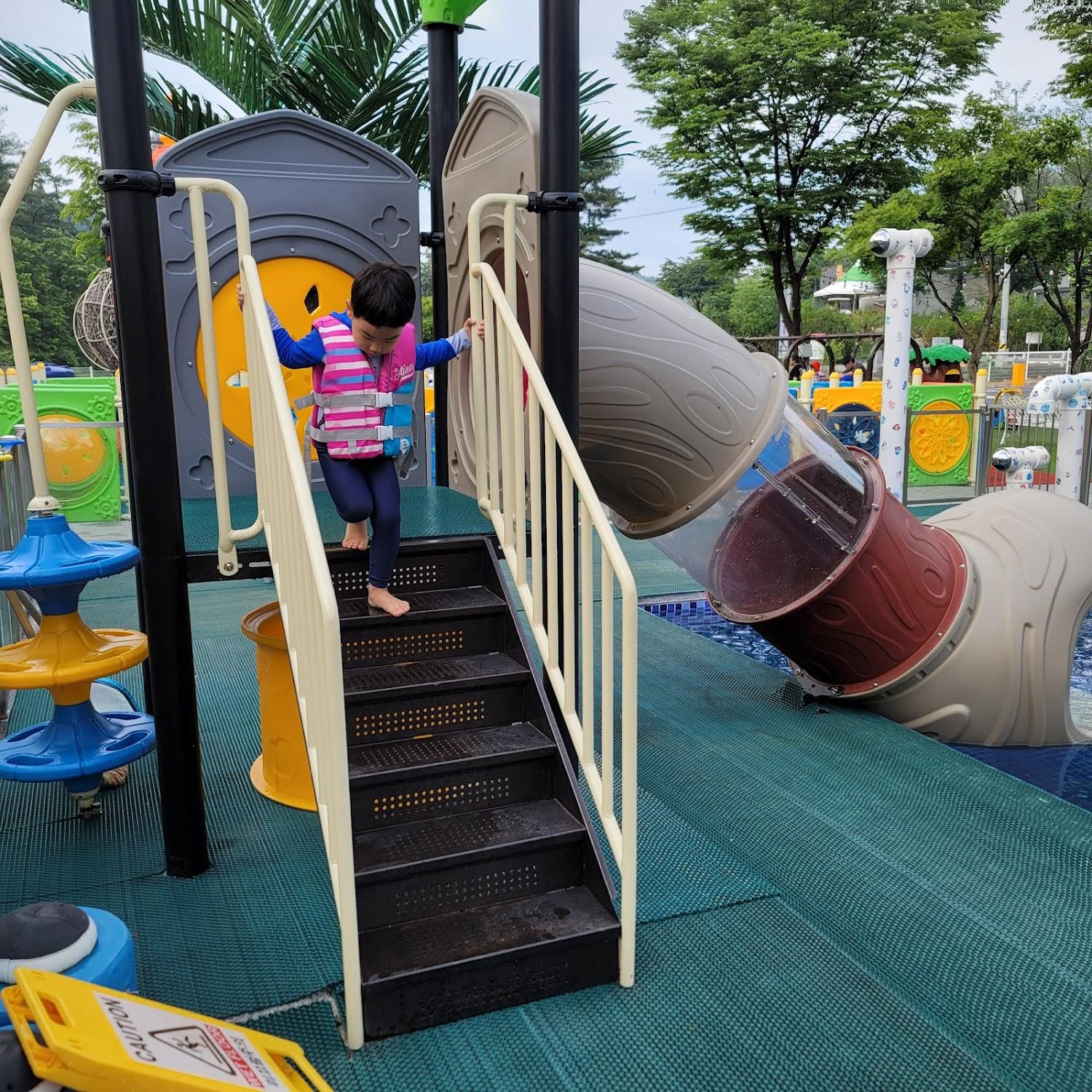 Cover Image for 오로라키즈풀빌라